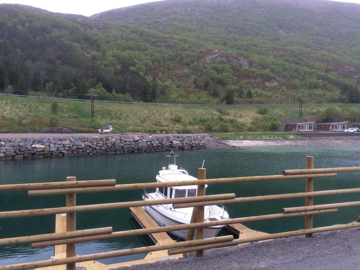 Luxurious Cabin By The Waterfront Leknes Exterior photo